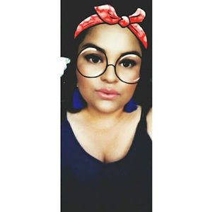 Meet your Posher, Maria del pilar